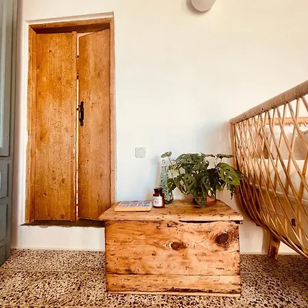 Th_eros House Istérnia